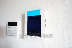 防犯性、セキュリティ対策に安心できるテレビモニター付きインターフォンです。セールスマン対策にもなり安心できます。