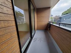 風通しも良く日当たり良好なバルコニーは、洗濯物を干すだけでなく、テーブルセットを置いて休日にブランチ、星を眺めながら晩酌もいいですね＾＾