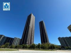 高層マンション上層階の空きが出ました＾＾ 100㎡以上の角部屋、床暖房、駐車場2台確保＾＾ 免震構造、スカイラウンジやジム等共用施設充実＾＾