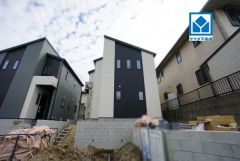 共働き夫婦に嬉しい家事動線と収納力を備えた新築戸建。シンプルで機能的、二人三脚の暮らしがもっと快適になる我が家＾＾
