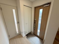 たっぷり収納できるシューズボックスです。家族全員の靴がきれいに整頓できます。