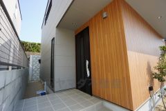 家の顔となる玄関扉がかっこいいと、たくさんの人を招き入れたくなりますね＾＾