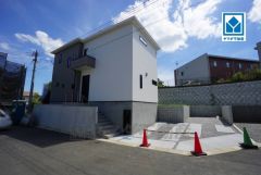 河東西小学校まで徒歩14分と近く、お子様も無理なく通えます。快適でゆとりのある生活空間で新生活を始めましょう^^