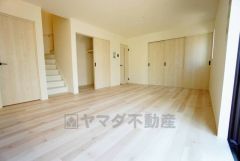 断熱性能の窓ガラスを採用。省エネ、光熱費カットにも貢献します。夏は涼しく、冬は暖かく快適に過ごせますよ＾＾