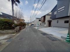 大型車の通行が少なく、騒音や振動が少ないので静かで快適な生活を送れます。