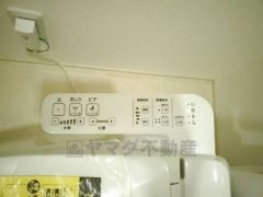 温水洗浄機付トイレです。