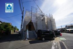 現地（2026年10月15日）撮影。角地。舞松原小学校徒歩9分、多々良中学校徒歩10分と通学しやすい環境です。快適でゆとりのある生活空間で新生活を始めましょう^^