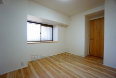 明るい室内は、風通しも良く、大変居心地の良い空間となっております。爽やかな風を感じて起きる朝は、快適生活の始まりに。