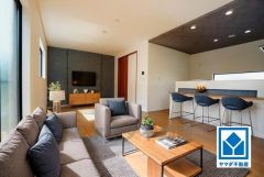 家具はイメージです。家族が集まる開放的なリビング。約18帖の大空間で毎日のお食事が楽しみです。思い思いの時間を過ごしたり、家族みんなで食事をしたり、素敵な団らんの場になりますね＾＾