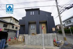 現地（2026年3月30日）撮影。角地。安心で快適にお住まい頂ける長期優良住宅＾＾最新の設備で気持ちの良い新生活を送りませんか。