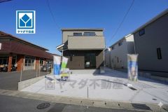 西鉄・JRの2沿線利用可能。千早駅徒歩11分と、通勤・通学に便利な環境。快適でゆとりのある生活空間で新生活を始めましょう^^