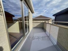 陽当たりの良いバルコニーです。お洗濯やお布団干しはもちろん、日光浴スペースにも。