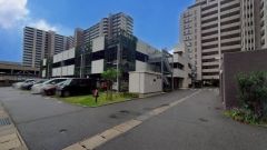 敷地内駐車場。縦列2台分確保済みです＾＾月額6000円。