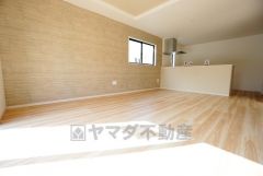 断熱性能の窓ガラスを採用。省エネ、光熱費カットにも貢献します。夏は涼しく、冬は暖かく快適に過ごせますよ＾＾