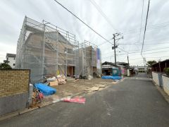 現地（2026年4月6日）撮影。住人以外の車の進入も少なく、小さなお子様を持つご家庭にも安心です。