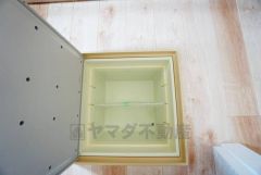 キッチンにある床下収納は、居住スペースを減らさずに買い置きの調味料や非常食などを保管することができます。