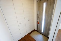 たっぷり収納できるシューズボックスです。家族全員の靴がきれいに整頓できます。