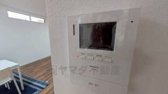 防犯性、セキュリティ対策に安心できるテレビモニター付きインターフォンです。セールスマン対策にもなり安心できます。