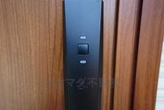 かざすだけで開閉できる、タッチキー採用の玄関。お買い物帰りで、両手がふさがってきても簡単に中に入れます＾＾
