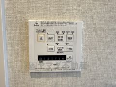 浴室暖房乾燥機には、暖房、乾燥、涼風、換気の4つの機能が付いています。タイマー付きです。換気・雨の日の洗濯も安心です＾＾