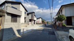 大型車の通行が少なく、騒音や振動が少ないので静かで快適な生活を送れます。