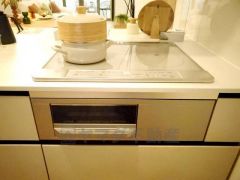 汚れてもサッとふける、お手入れのしやすいIHクッキングヒーター。オール電化なので経済的です。