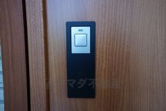 万が一落としてしまっても町の鍵屋さんなどでは簡単に合鍵を作ることができないので、防犯性が高く安心です。