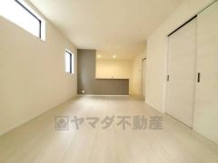 家族が集まる開放的なリビング。思い思いの時間を過ごしたり、家族みんなで食事をしたり、素敵な団らんの場になりますね＾＾