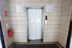 重い荷物を運ぶのにも便利なエレベーター付です。小さなお子様連れやご年配の方にも安心ですね。毎日の移動も快適です＾＾