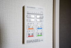 浴室暖房乾燥機付き＾＾梅雨の時期や花粉、PM2.5が酷いときなどの洗濯を干すのに重宝しそうですね＾＾