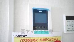 防犯性、セキュリティ対策に安心できるテレビモニター付きインターフォンです。セールスマン対策にもなり安心できます。