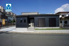 角地。忙しい朝、遅い帰宅時にも嬉しいししぶ駅徒歩6分＾＾お気に入りの家具とインテリアで素敵な部屋を作りましょう。