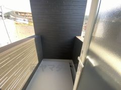 雨に濡れにくいインナーバルコニーは家事を助けてくれること間違いなし。お洗濯やお布団干しはもちろん、日光浴スペースにも。