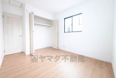 住む人のこだわりを活かすお部屋です＾＾日当たりがよく、寝室としての利用もおすすめ。