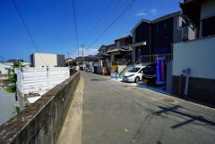 住人以外の車の進入も少なく、小さなお子様を持つご家庭にも安心です＾＾