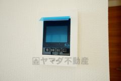 防犯性、セキュリティ対策に安心できるテレビモニター付きインターフォンです。セールスマン対策にもなり安心できます。