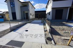 3台まで駐車できるので、急な来客時やお子様が成人して車を所有するようになっても安心です。