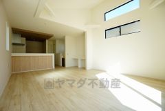 温かみのある雰囲気と、キッチンでの作業性を兼ね備え、家族の笑顔あふれる団らんのひと時をお過ごしいただける設計になっています。