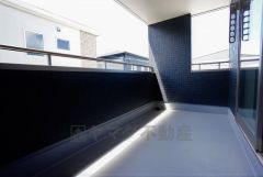 同仕様写真。雨に濡れにくいインナーバルコニーは家事を助けてくれること間違いなし。