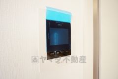 防犯性、セキュリティ対策に安心できるテレビモニター付きインターフォンです。セールスマン対策にもなり安心できます。