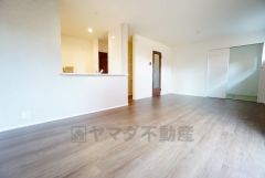 温かみのある雰囲気と、キッチンでの作業性を兼ね備え、家族の笑顔あふれる団らんのひと時をお過ごしいただける設計になっています。