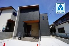 香椎花園前駅徒歩6分、都心へのアクセス良好。スーパーやコンビニなども近く周辺環境充実。快適でゆとりのある生活空間で新生活を始めましょう^^