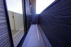 日当たり、風通し良好なバルコニーになっています＾＾天気のいい日にはお布団もまとめて干せそうですね＾＾