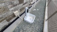 お車の洗車や外壁のお掃除をする際に便利な外水栓。